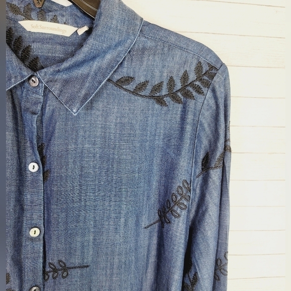 SOFT SURROUNDINGS EMBROIDERED FEATHER CHAMBRAY LONG SLEEVE BUTTON DOWN, SZ LP - Picture 2 of 8